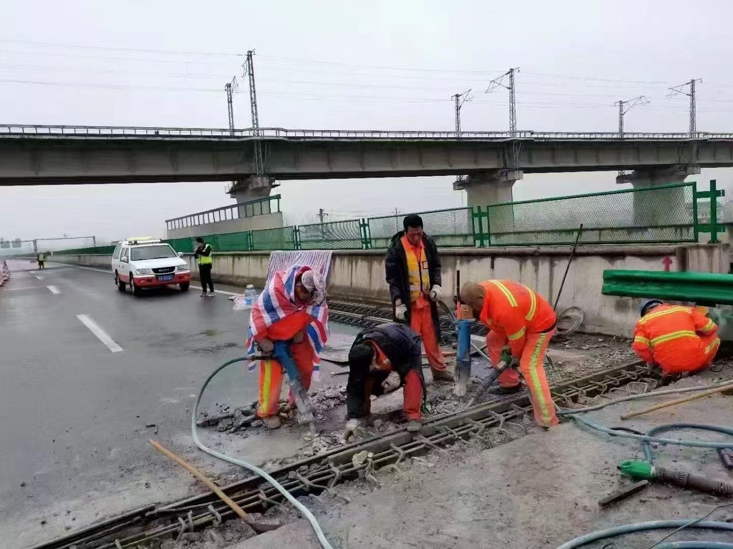 康平桥梁伸缩缝抢修料